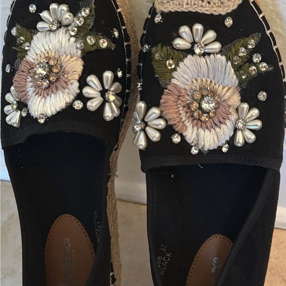Vince Camuto Black Floral Embellished Loafers